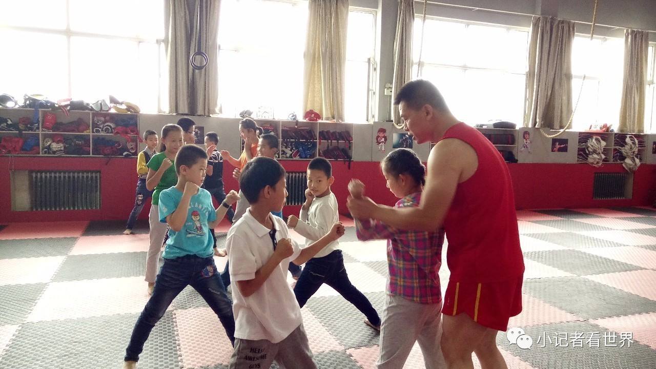 初中生简单实用防身术(中小学生防身术的简单十六招)